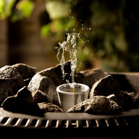 Hukka-Sisukas-Sauna-Fountain-Essence-Diffuser-in-use